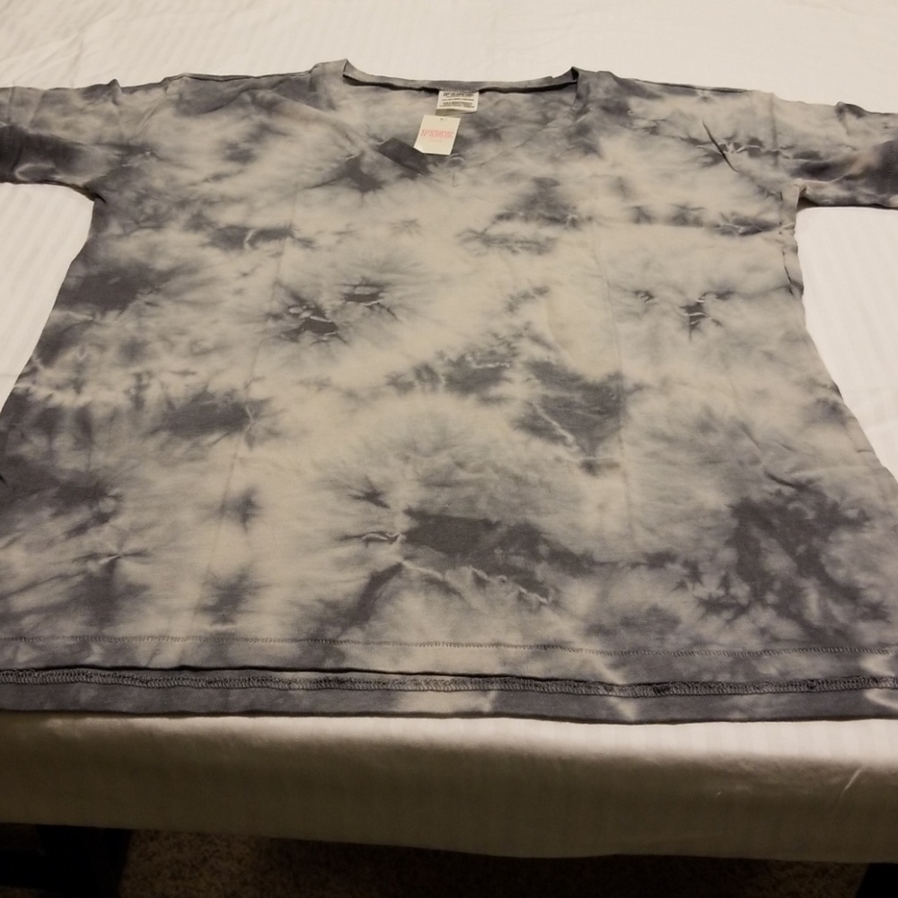 Grey tie dyed tshirt